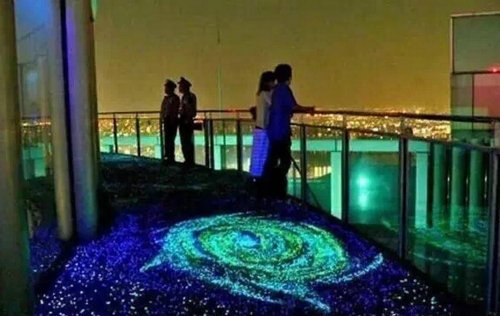 Glow-in-the-Dark Decorative Pebbles, Illuminating Gravel for Aquariums, Fish Tanks, and Succulent Gardens (15-22mm, Yellow-Green)