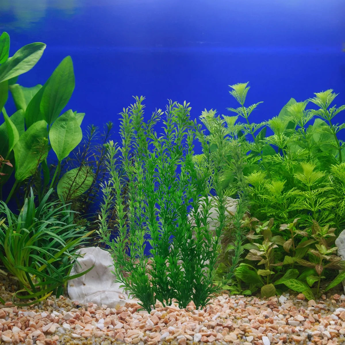 Aquarium Decor, Tall Aquarium Plastic Plants ,21 Inches Artificial Water Fake Plant Used for Fish Tank Decorations 2Pcs